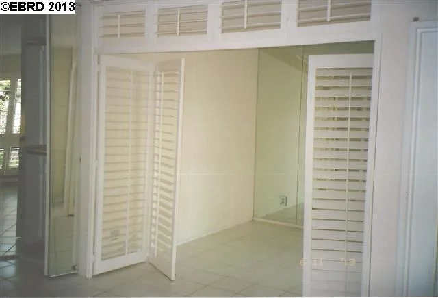 Unit for sale at 9 COMMODORE DR, Emeryville, CA 94608-1612