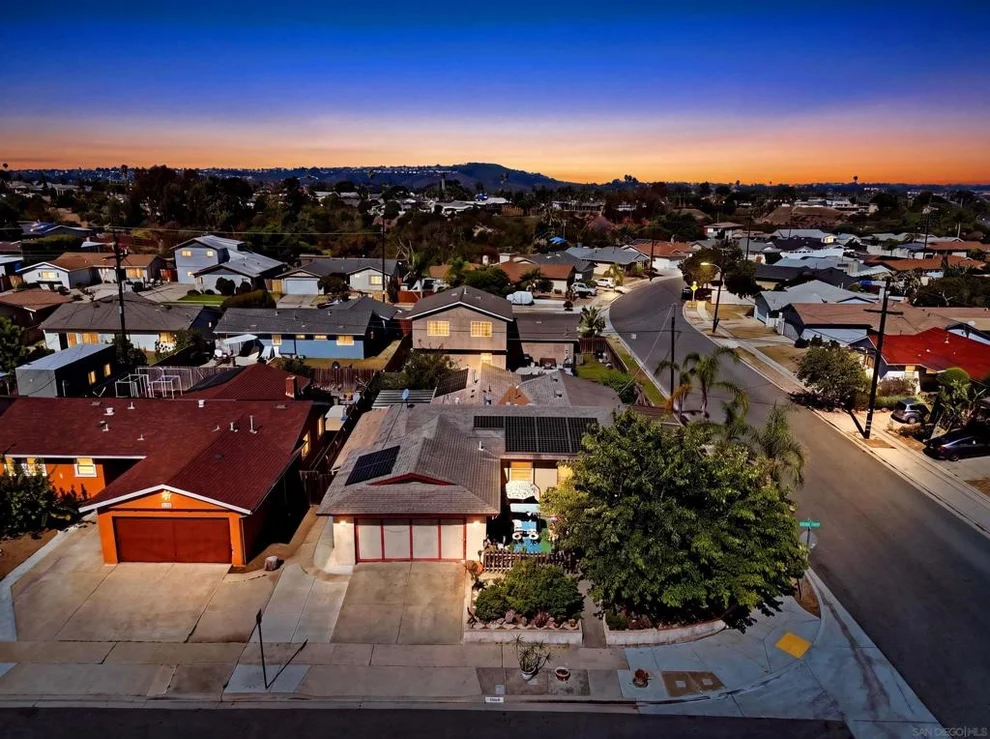 Unit for sale at 5196 Rebel, San Diego, CA 92117
