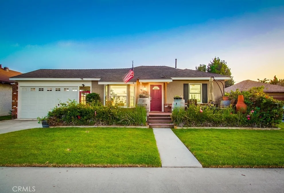 Unit for sale at 5412 E Parkcrest Street, Long Beach, CA 90808