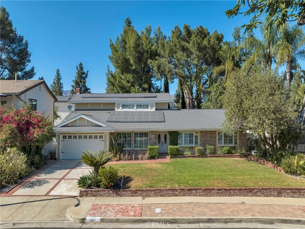 Unit for sale at 19207 Olympia, Porter Ranch, CA 91326