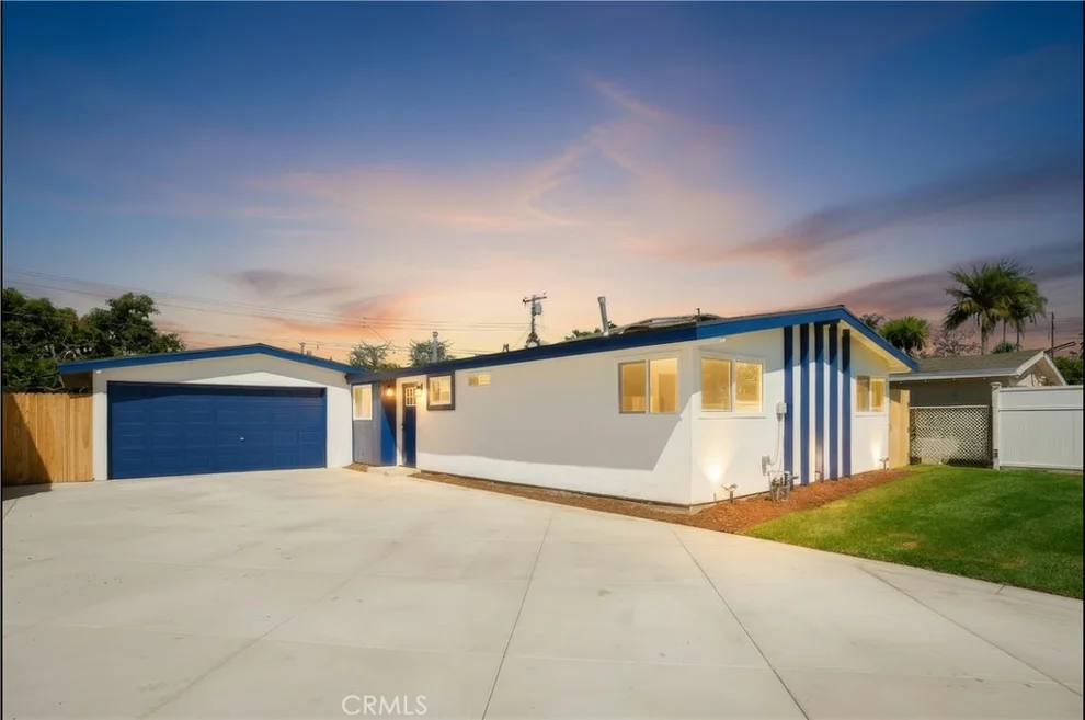 Unit for sale at 2225 Maple, Costa Mesa, CA 92627