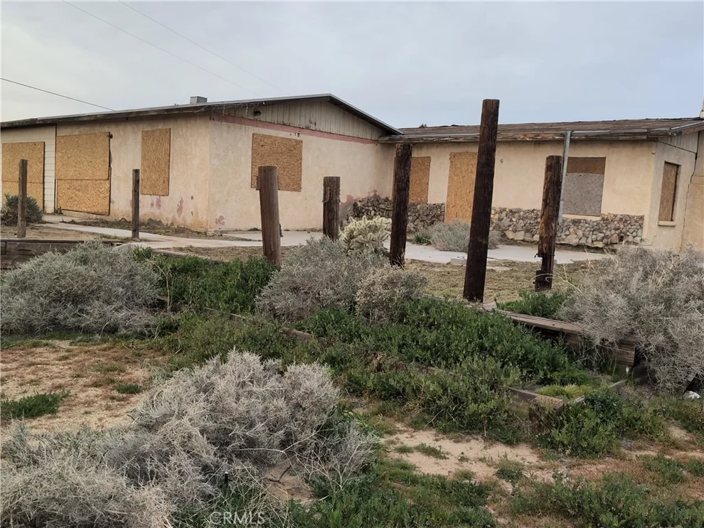 Unit for sale at 7605 E Obsidian, Cantil, CA 93519