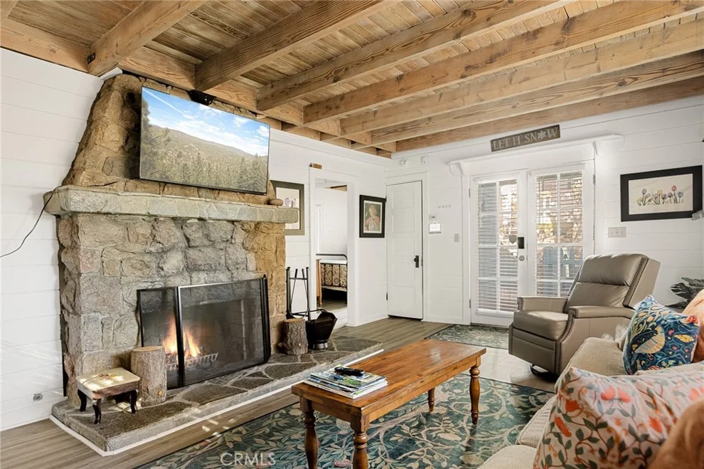 Unit for sale at 265 Flower, Lake Arrowhead, CA 92352