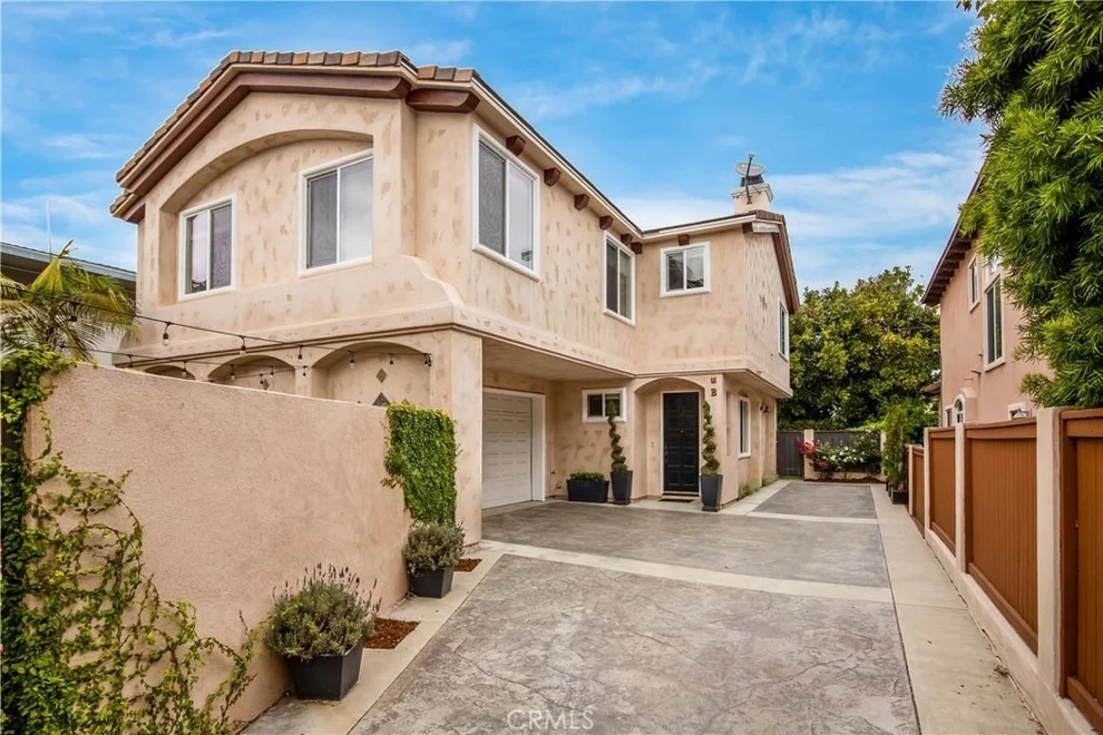 Unit for sale at 2215 Ruhland Avenue, Redondo Beach, CA 90278