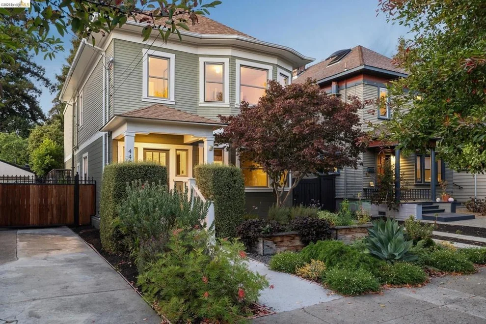 Unit for sale at 446 65Th St, Oakland, CA 94609