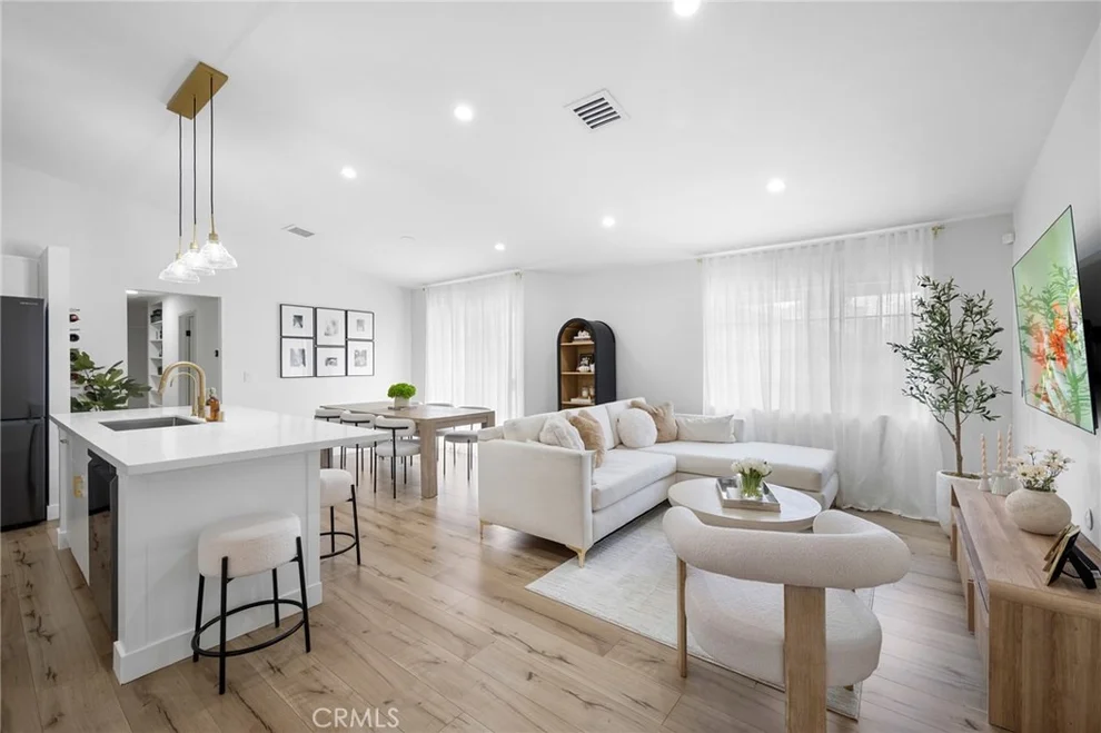 Unit for sale at 11300 Foothill Boulevard, Lakeview Terrace, CA 91342