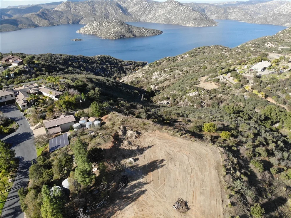 Unit for sale at 11471 Lake Vicente Dr, Lakeside, CA 92040