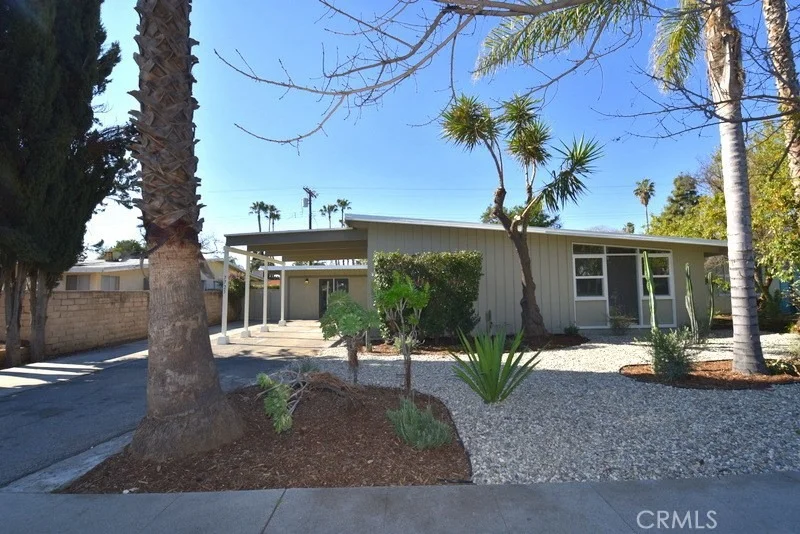 Unit for sale at 7725 Yarmouth Avenue, Reseda, CA 91335