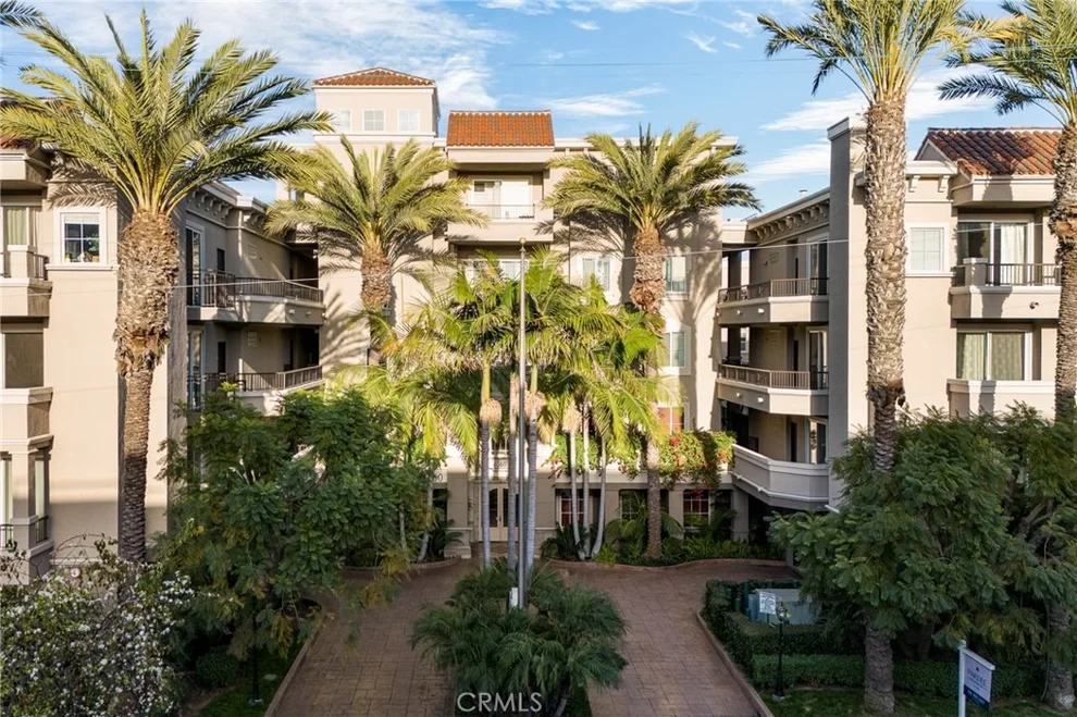 Unit for sale at 4060 Glencoe Avenue, Marina Del Rey, CA 90292