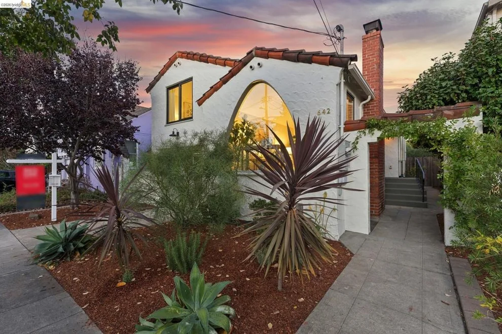 Unit for sale at 642 27Th St, Richmond, CA 94804