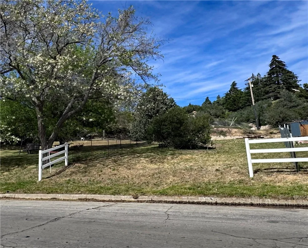 Unit for sale at 0 Ranch Club Rd & Kiptree Dr, Lake Elizabeth, CA 93532