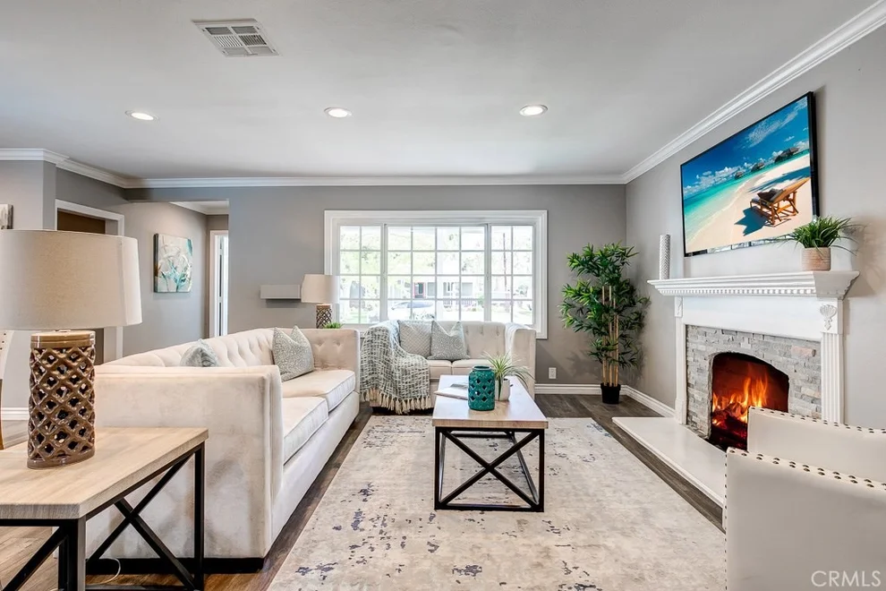 Unit for sale at 2003 Petaluma Avenue, Long Beach, CA 90815