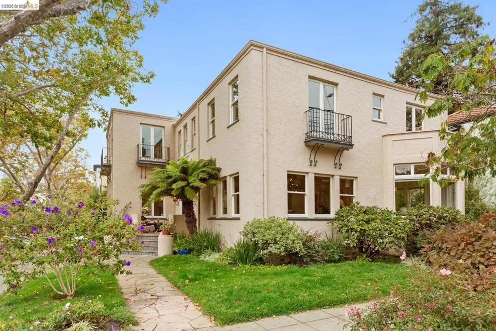 Unit for sale at 2747 Forest Ave, Berkeley, CA 94705