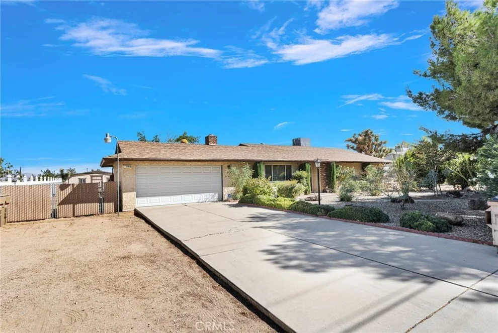 Unit for sale at 11919 11th, Hesperia, CA 92345