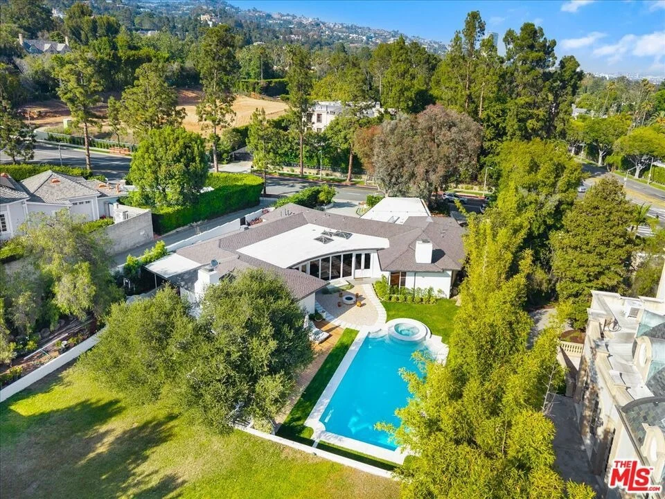 Unit for sale at 909 N Alpine Drive, Beverly Hills, CA 90210