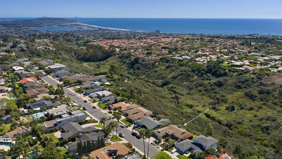 Unit for sale at 5958 Sagebrush Rd, La Jolla, CA 92037