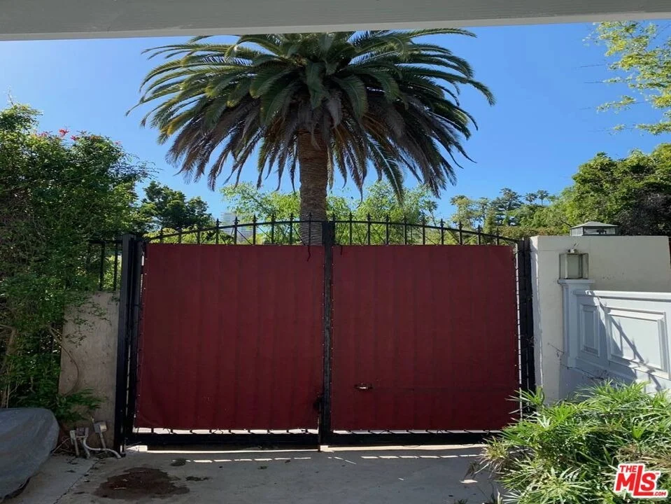 Unit for sale at 1215 Hilldale, Los Angeles, CA 90069