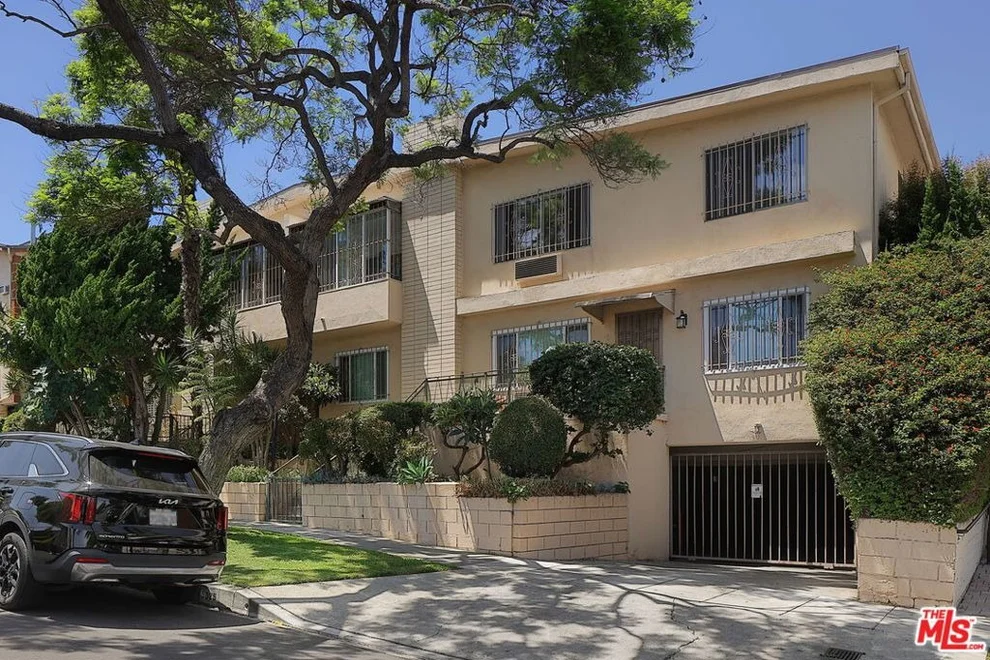 Unit for sale at 5025 Maplewood Avenue, Los Angeles, CA 90004