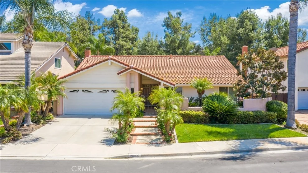 Unit for sale at 28106 Palmada, Mission Viejo, CA 92692