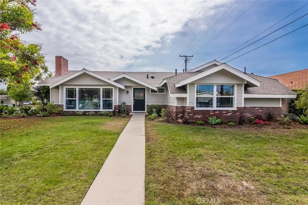 Unit for sale at 11401 Wallingsford Road, Rossmoor, CA 90720