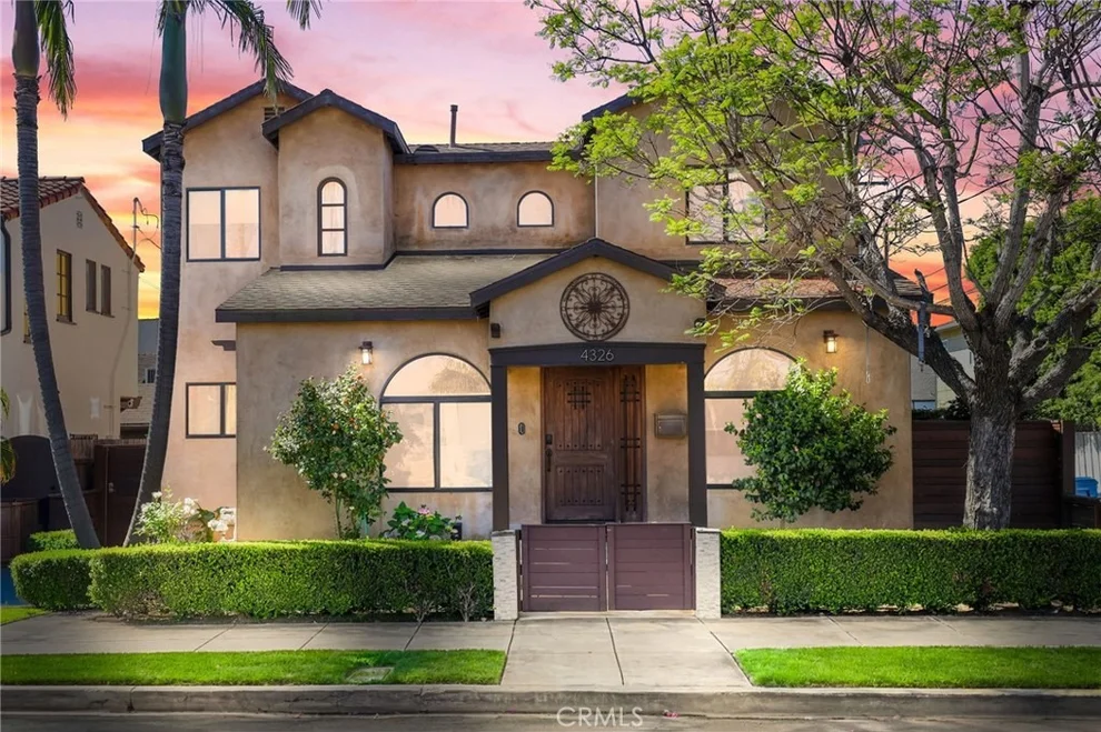 Unit for sale at 4326 E Vista Street, Long Beach, CA 90803