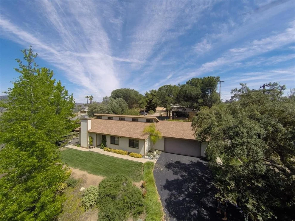 Unit for sale at 875 N Stage Coach, Fallbrook, CA 92028
