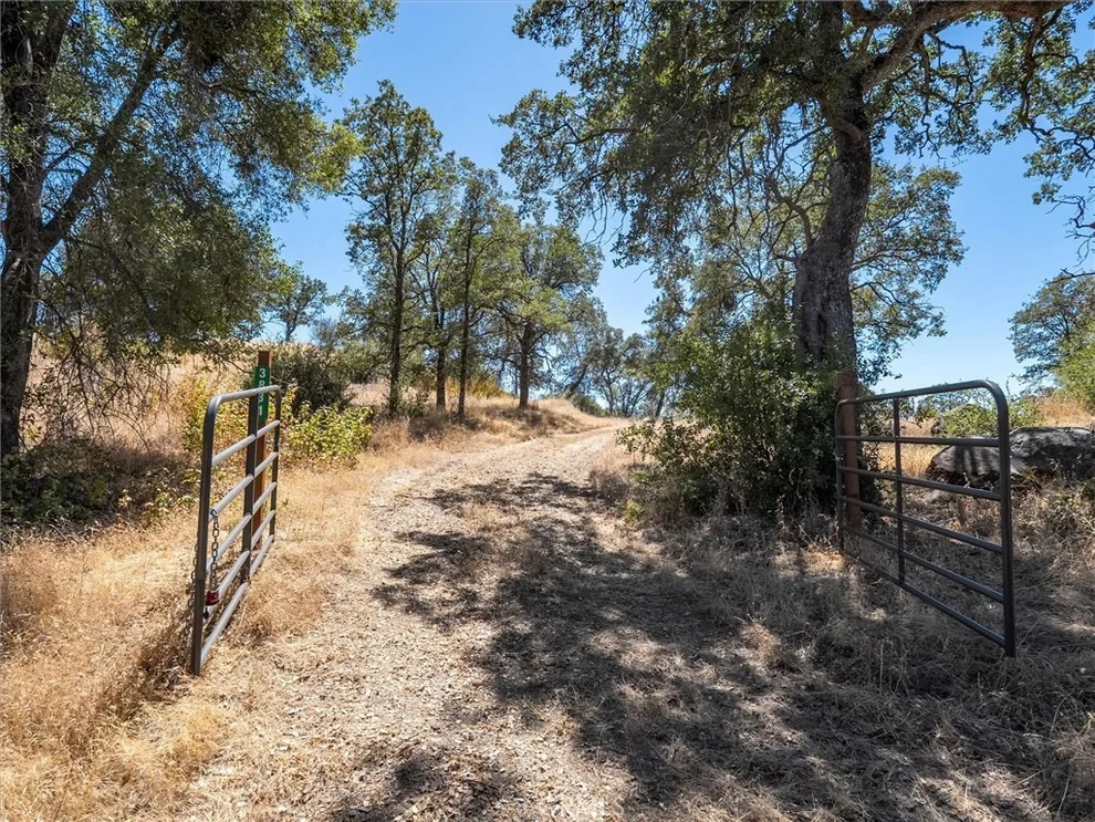Unit for sale at 3831 Broncho Hollow, Mariposa, CA 95338