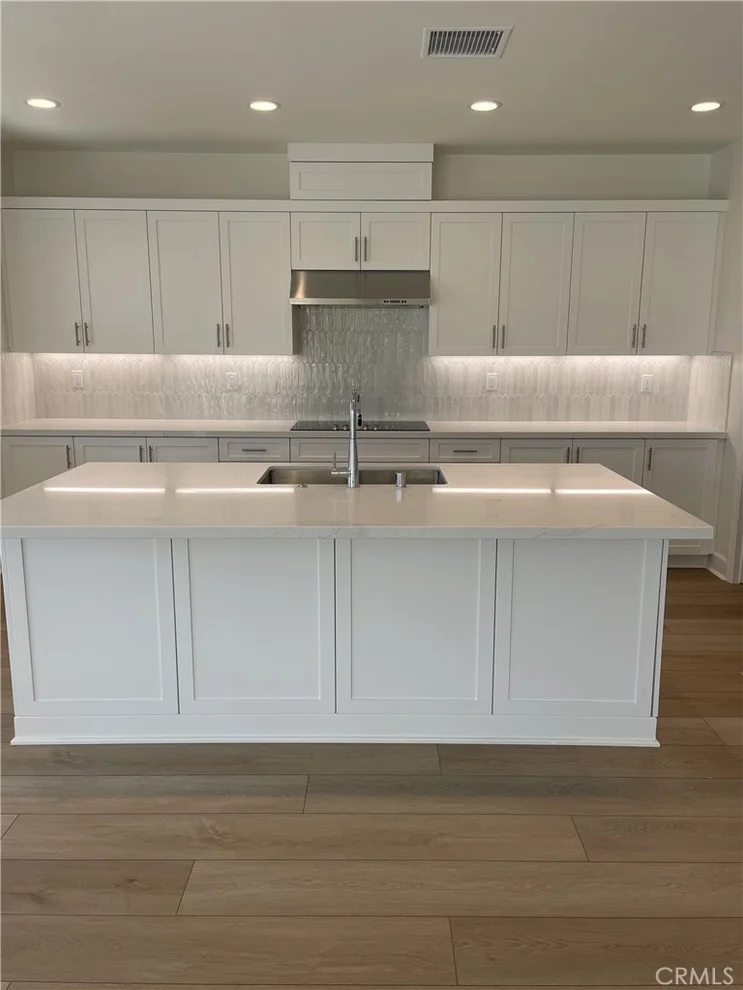 Unit for sale at 527 San Lorenzo Road, Ventura, CA 93004