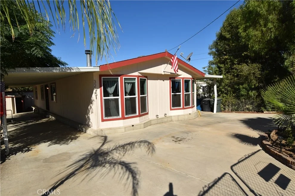 Unit for sale at 32951 Mesa Drive, Lake Elsinore, CA 92530
