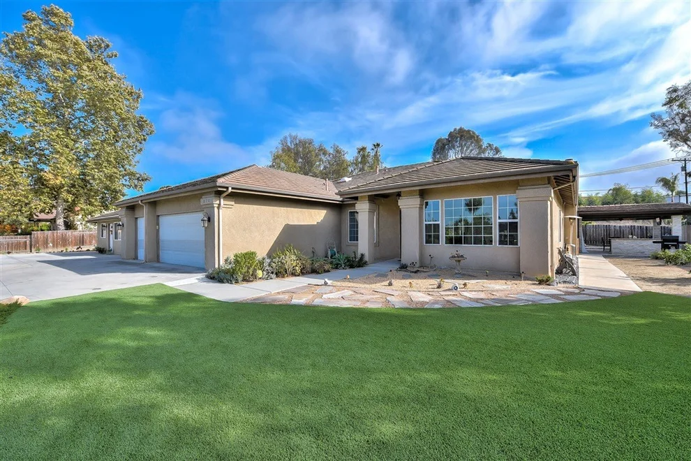 Unit for sale at 870 S Melrose, Vista, CA 92081