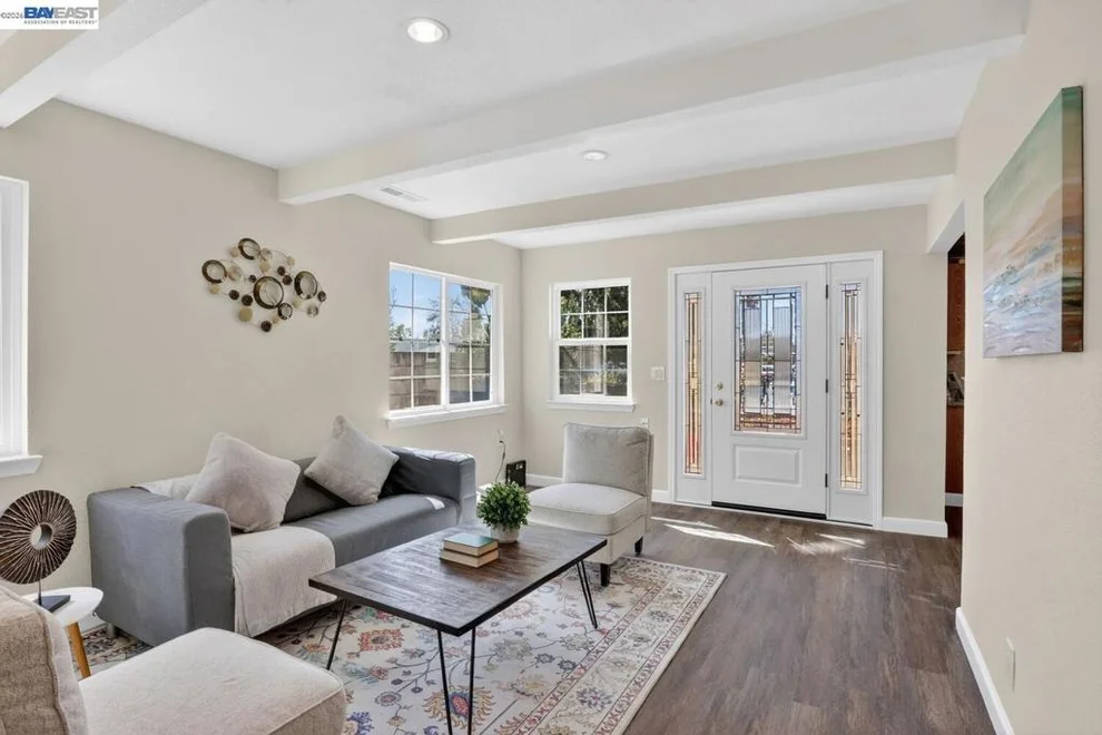 Unit for sale at 320 Monmouth Dr, Milpitas, CA 95035