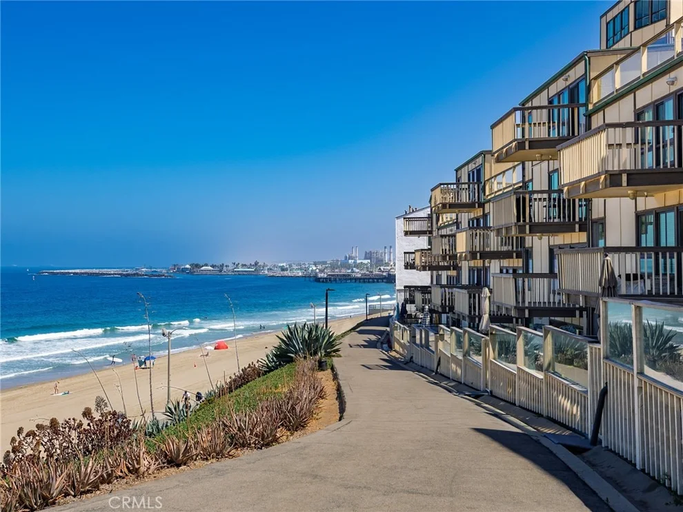 Unit for sale at 625 Esplanade, Redondo Beach, CA 90277