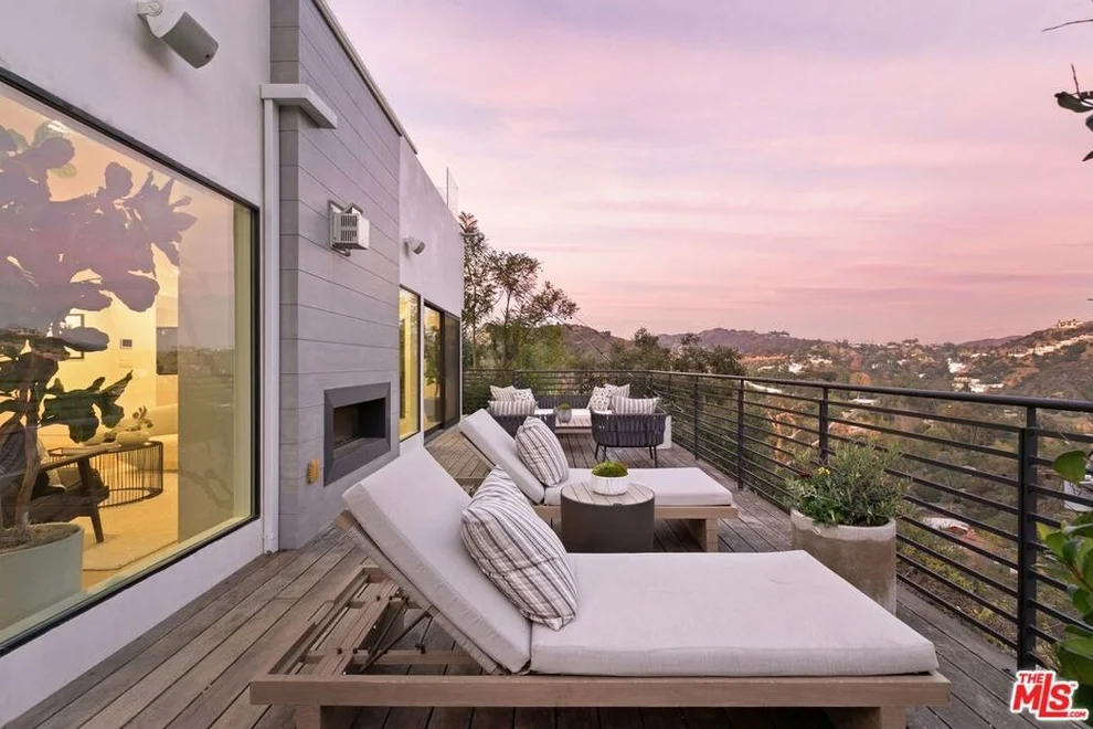 Unit for sale at 8509 Crescent Drive, Los Angeles, CA 90046