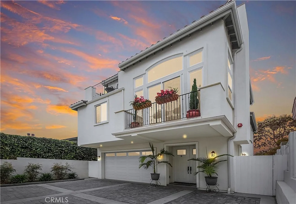 Unit for sale at 2606 Voorhees Avenue, Redondo Beach, CA 90278