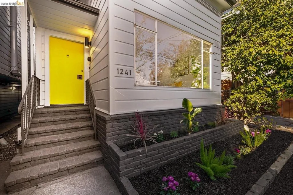 Unit for sale at 1241 Park Ave, Alameda, CA 94501