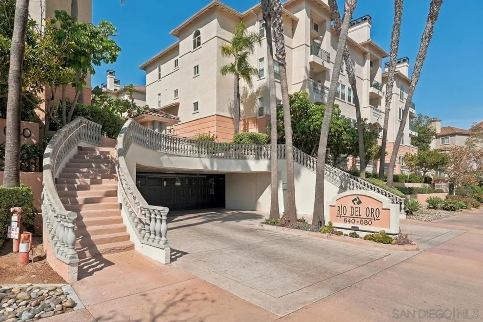 Unit for sale at 680 Camino De La Reina, San Diego, CA 92108