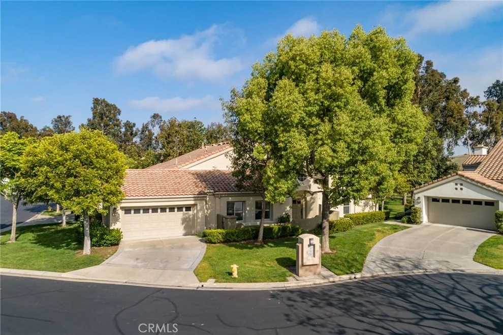Unit for sale at 8 Vista Frondosa, Rancho Santa Margarita, CA 92688