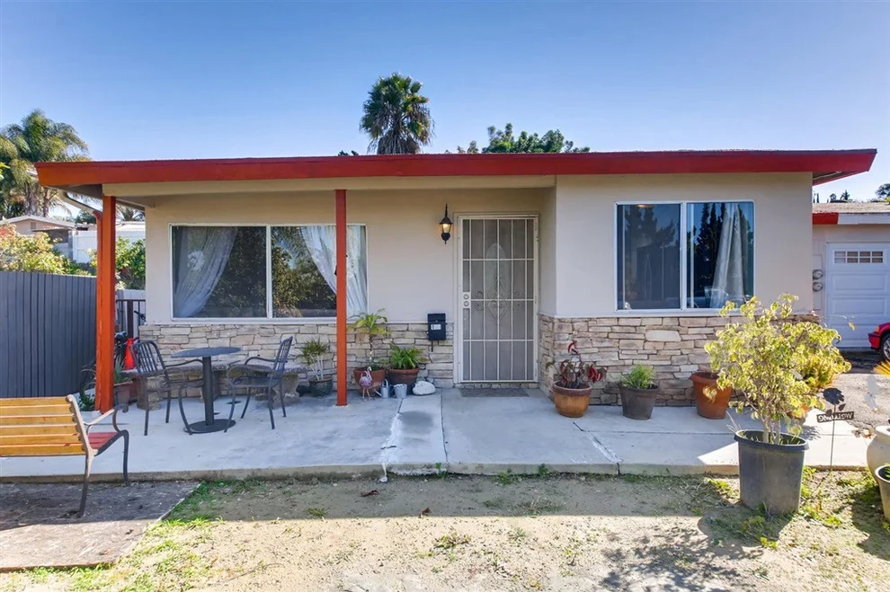 Unit for sale at 128 Las Flores Dr., San Marcos, CA 92069