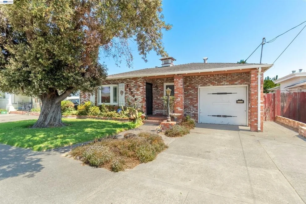 Unit for sale at 15376 Churchill St, San Leandro, CA 94579