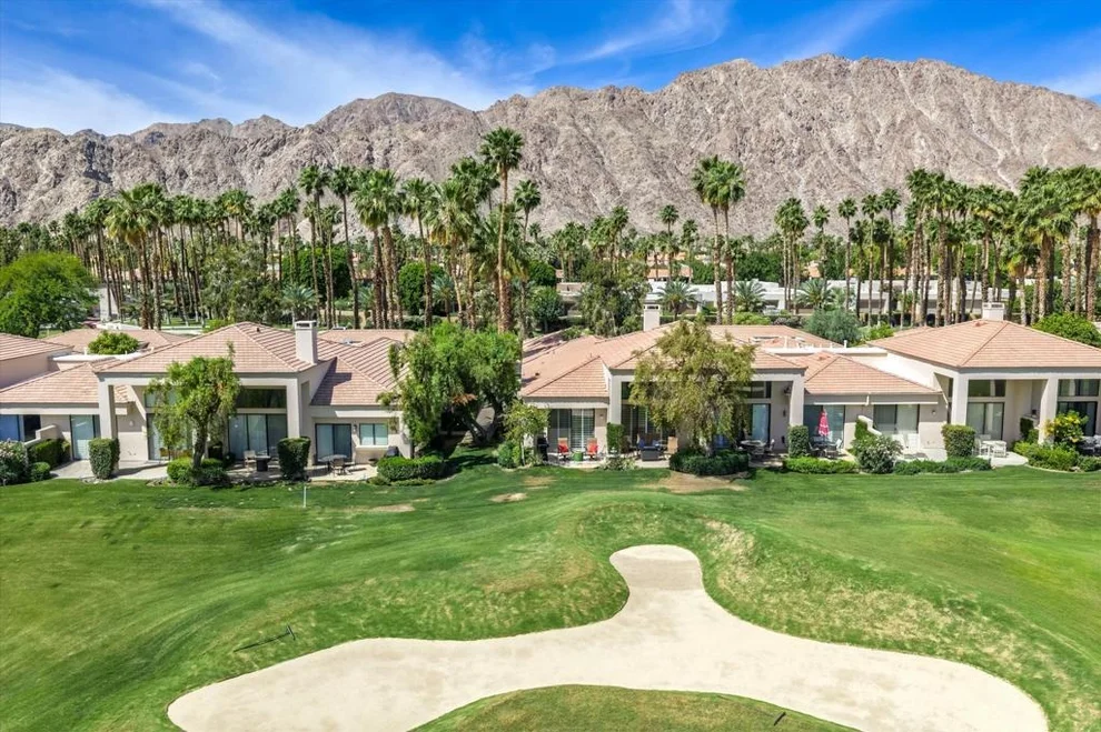 Unit for sale at 55080 Oak Tree, La Quinta, CA 92253