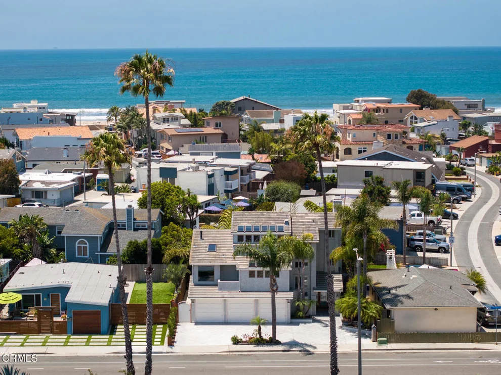 Unit for sale at 2462 Pierpont Boulevard, Ventura, CA 93001