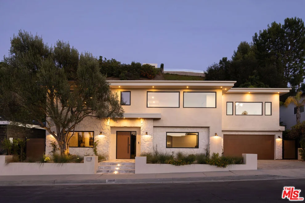 Unit for sale at 2968 Dona Susana Drive, Studio City, CA 91604