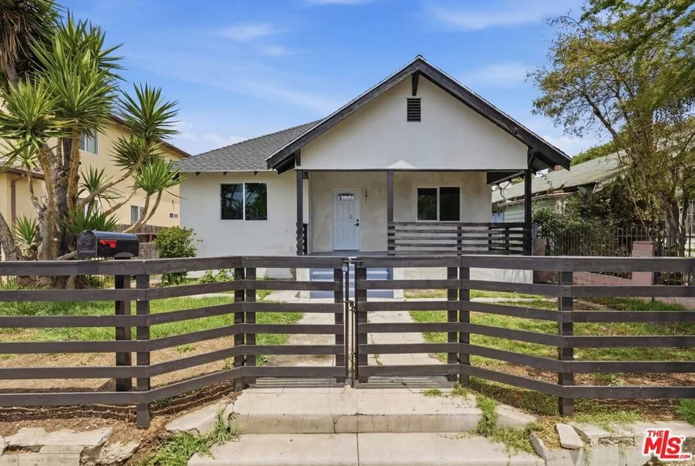 Unit for sale at 137 W 47th Place, Los Angeles, CA 90037
