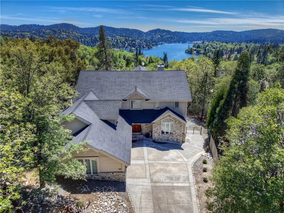 Unit for sale at 1184 Acadia, Lake Arrowhead, CA 92352