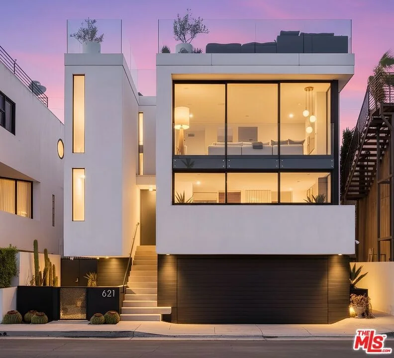 Unit for sale at 621 Mildred Avenue, Venice, CA 90291