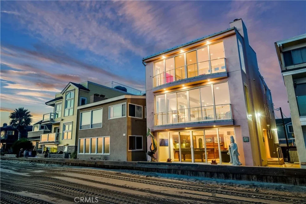 Unit for sale at 6519 E Seaside Walk, Long Beach, CA 90803