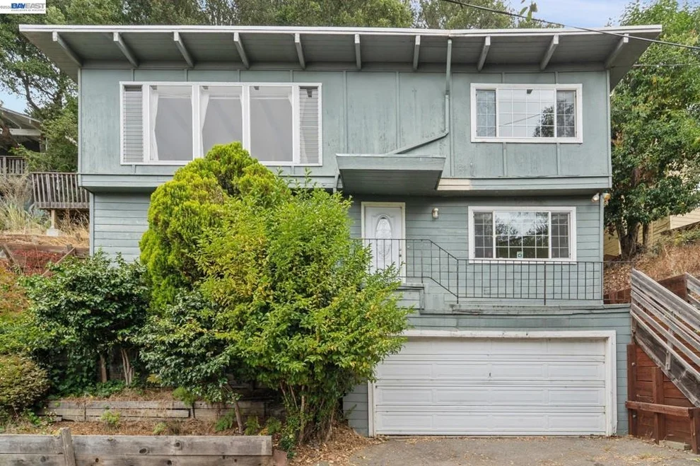 Unit for sale at 6151 Valley View Rd, Oakland, CA 94611