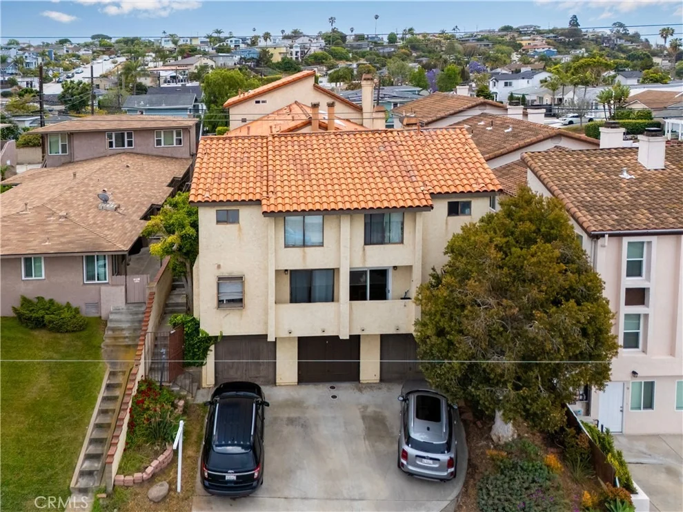Unit for sale at 2061 Chatsworth, San Diego, CA 92107