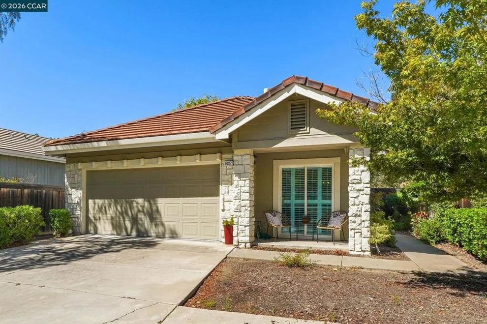 Unit for sale at 5027 Keller Ridge Dr, Clayton, CA 94517