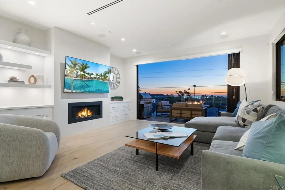 Unit for sale at 2334 Newcastle Avenue, Cardiff By The Sea, CA 92007
